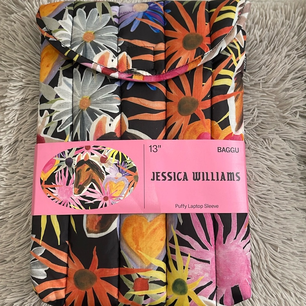 Baggu Jessica Williams laptop sleeve.